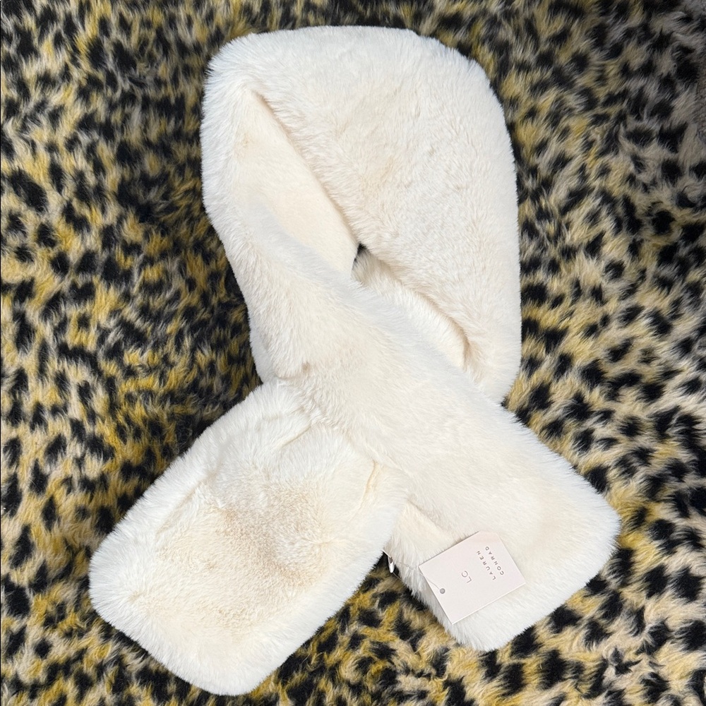 LC Lauren Conrad Cream Faux Fur Scarf